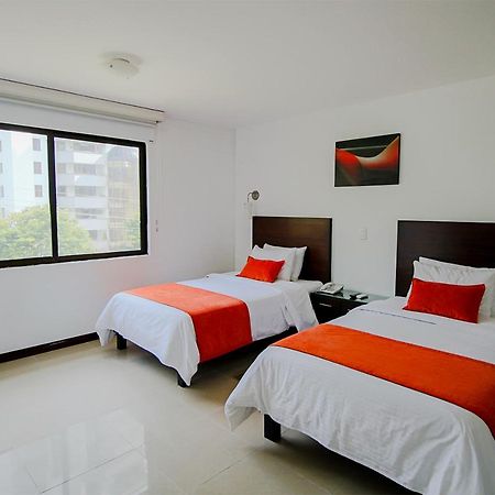 Hotel Pinares Plaza Pereira Exteriör bild