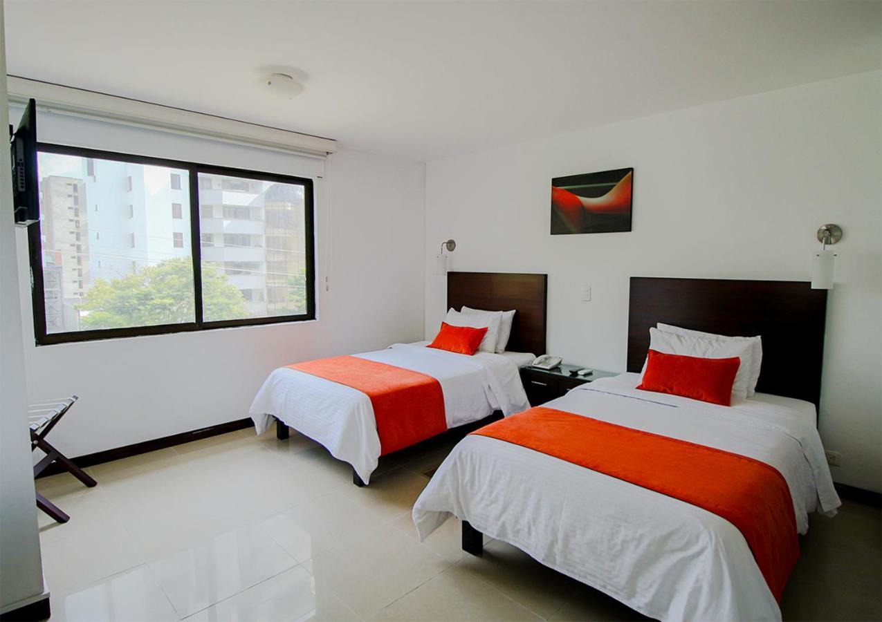 Hotel Pinares Plaza Pereira Exteriör bild