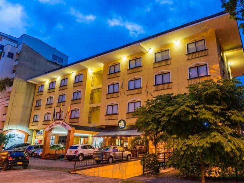 Hotel Pinares Plaza Pereira Exteriör bild