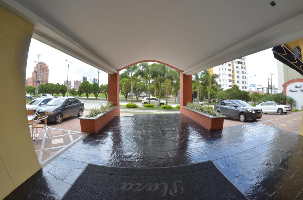 Hotel Pinares Plaza Pereira Exteriör bild
