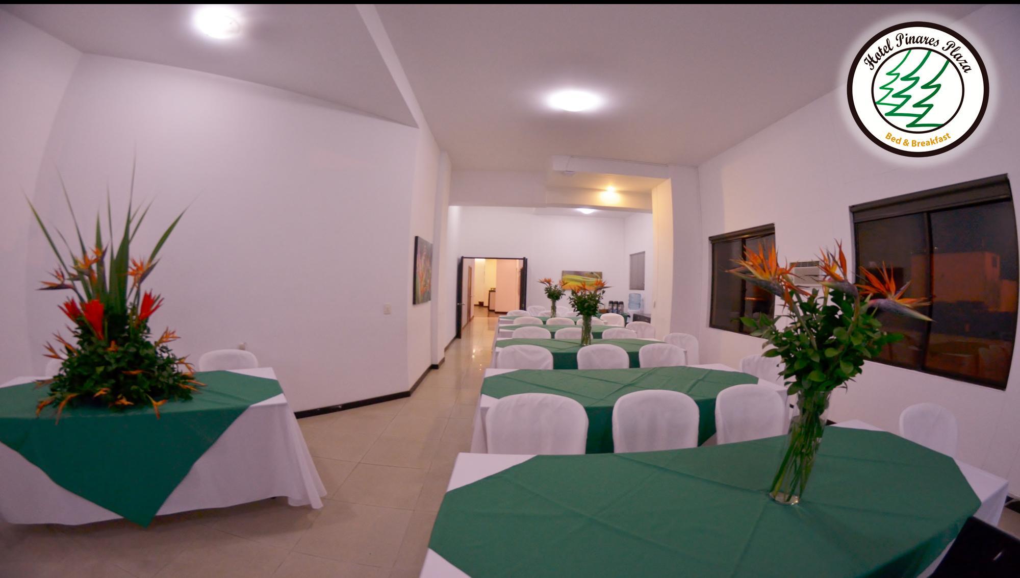 Hotel Pinares Plaza Pereira Exteriör bild