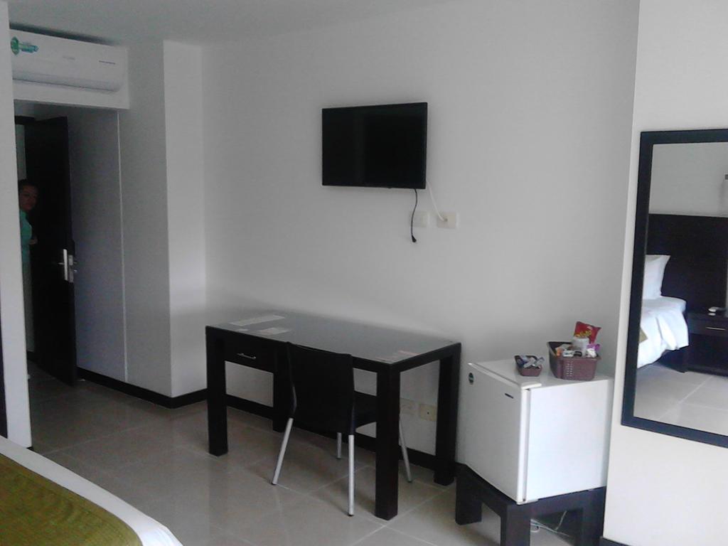 Hotel Pinares Plaza Pereira Exteriör bild