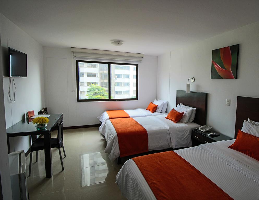Hotel Pinares Plaza Pereira Exteriör bild