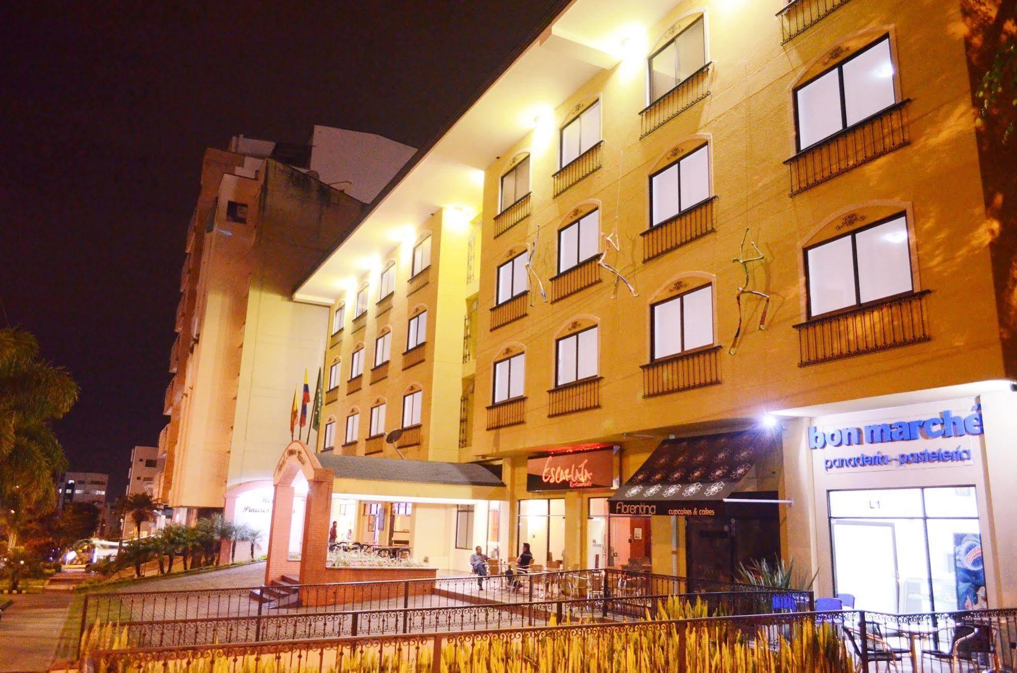 Hotel Pinares Plaza Pereira Exteriör bild